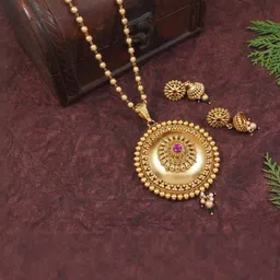 House of Pataudi Gold-Plated Kundan-Studded & Beaded Jewellery Set-picture-39