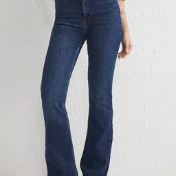 Trendyol Women Bootcut High-Rise Light Fade Jeans-picture-14