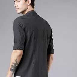 HIGHLANDER Men Black & White Slim Fit Checked Casual Shirt image 4
