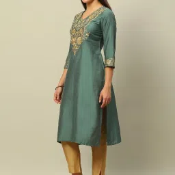 Rangriti Sage Green Embroidered Straight Kurta image 3