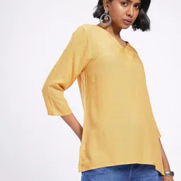 Anouk Rustic Horizontal Striped V-Neck Straight Kurti image 4