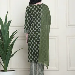 Feel Clath Women Printed Trousers image 3