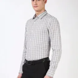 Peter England Grey Cotton Slim Fit Checks Shirt image 3