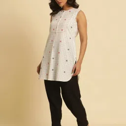 W White Cotton Embroidered Tunic image 3