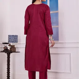 AVNISA ENTERPRISE Women Floral Embroidered Regular Sequinned Kurta with Trouser image 3