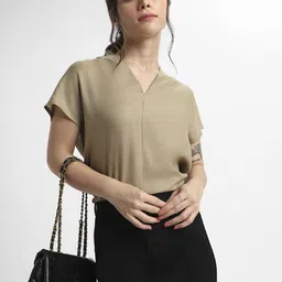 DL Woman Extended Sleeves Top-image-32
