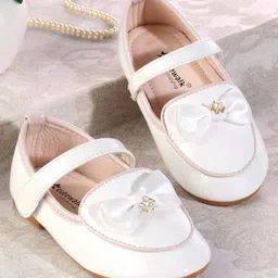 Cute Walk by Babyhug Ballerina With Velcro Closure & Bow Applique - White-picture-19