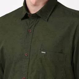 Peter England Casuals Men Slim Fit Spread Collar Abstract Printed Cotton Casual Shirt image 4