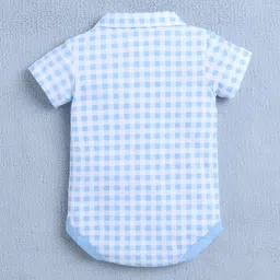 BUMZEE Cotton Kit Half Sleeves Checkered Onesie & Shorts Set with Bow Suspended & Hat - Light Blue & White image 3
