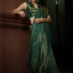Vardha Dark Green Woven Saree With Unstitched Blouse image 3