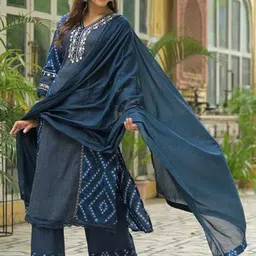 Fabinn Women Ethnic Motifs Printed Regular Thread Work Pure Cotton Kurta with Palazzos & With Dupatta image 3