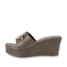 Catwalk Women's Brown Casual Wedges image 3