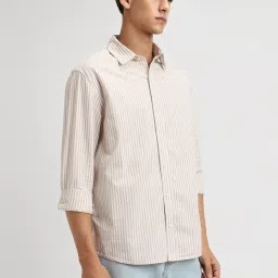 Forever 21 Beige Regular Fit Striped Shirt image 3