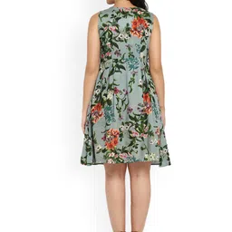 Qurvii Plus Size Women Green Printed Fit and Flare Dress image 4