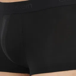 Calvin Klein Underwear Low-Rise Short Trunk NB3979UB1-BLACK image 5