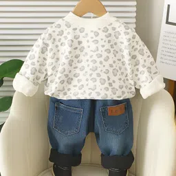 Googo Gaaga Fleece Knit Full Sleeves Min Min Text Printed Winter Sweatshirt & Jeans Set - Cream image 3