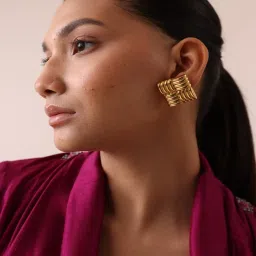 Perfectly Average Large Knot Square Studs gold image 3