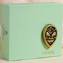 Mridah Oval Drop Earrings image 3