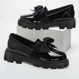 Shoetopia Bow Applique Detailed & Gloss Finish Platform Loafers - Black-image-76