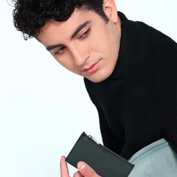 Sassora Unisex Leather Card Holder image 3