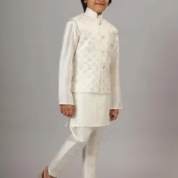 TAHVO Boys White Embroidery Full Sleeves Kurta Pyjama Sets image 3