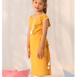 Vastramay Sleeveless Motif Embroidered Kurta - Mustard Yellow image 4