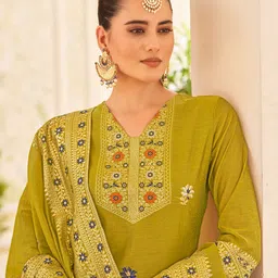 DIVASTRI Floral Woven Design V-Neck Straight Kurta With Trouser And Dupatta image 4