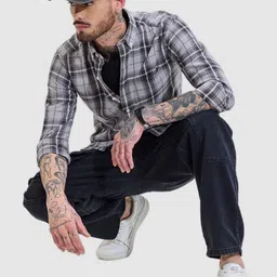 Snitch Men Smart Slim Fit Button-Down Collar Tartan Checked Cotton Casual Shirt image 5