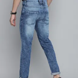 the indian garage co. Men Slim Mid Rise Blue Jeans image 3