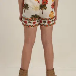 VERO MODA GIRL Cloud Dancer Printed Shorts image 2