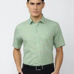 Peter England Green Regular Fit Checks Shirt-picture-26
