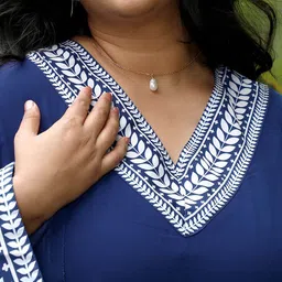 Instafab Plus Size Floral Printed V-Neck Georgette Straight Kurta With Trousers image 2