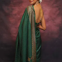 AVANTIKA FASHION Women Woven Design Zari Kanjeevaram Saree image 4