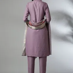 Anouk Floral Embroidered Mandarin Collar Straight Kurta with Trousers & Dupatta image 3
