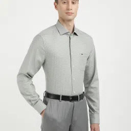 Tommy Hilfiger Green Cotton Regular Fit Printed Shirt image 4
