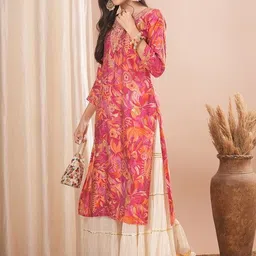 FASHOR Women Floral Printed Thread Work Indie Florals Kurta image 4