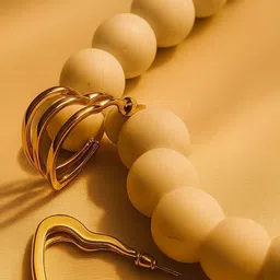 MODFUSE Gold-Plated Heart Shaped Drop Earrings-picture-56