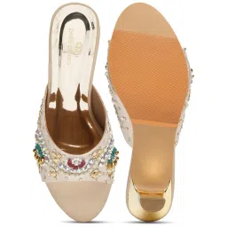 Pelle Albero Women's Gold Ethnic Sandals image 4