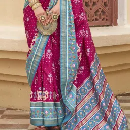 Elora Magenta Printed Saree With Unstitched Blouse image 4