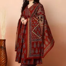 HERE&NOW Women Ethnic Motifs Printed Panelled Kurta with Trousers & With Dupatta image 3