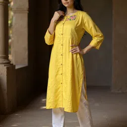 Rangita Women Embroidered Straight Kurta image 2