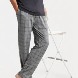 Jockey IM03 Men's Tencel Micro Modal Cotton Regular Fit Checkered Pyjama (Prints May Vary) image 4