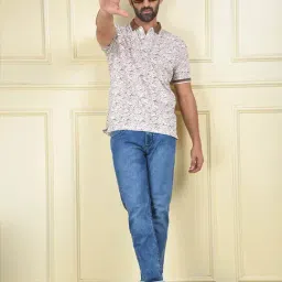 Crimsoune Club Brown Regular Fit Self T-Shirt image 2