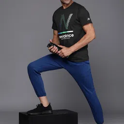 New Balance Logo Print Running T-shirt-picture-39