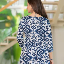 MAUKA Women Abstract Printed Square Neck Regular Top image 4