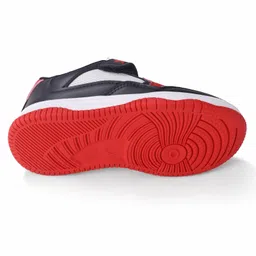 Cute Walk by Babyhug Velcro Closure Sneakers - Black image 5