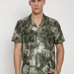 SHOWOFFFF Green Geometric Relaxed Fit Shirt-image-74