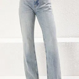 Trendyol Women Regular Fit Mid-Rise Heavy Fade Cotton Jeans-image-9