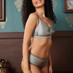 Clovia Grey Non-Padded Non-Wired Printed Full Figure T-Shirt Bra & Mid Waist Hipster Panty image 4