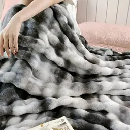 Reexplore Black & White Printed 300 GSM Heavy Winter Blanket image 5